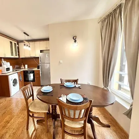 Bojurland Apartment, *