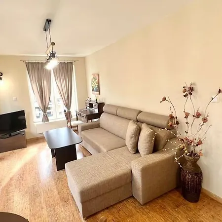 Bojurland Apartment, * 班斯科