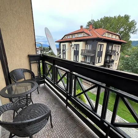 Bojurland Apartment, * 班斯科