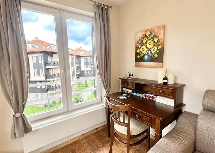 Bojurland Apartment, 公寓 班斯科