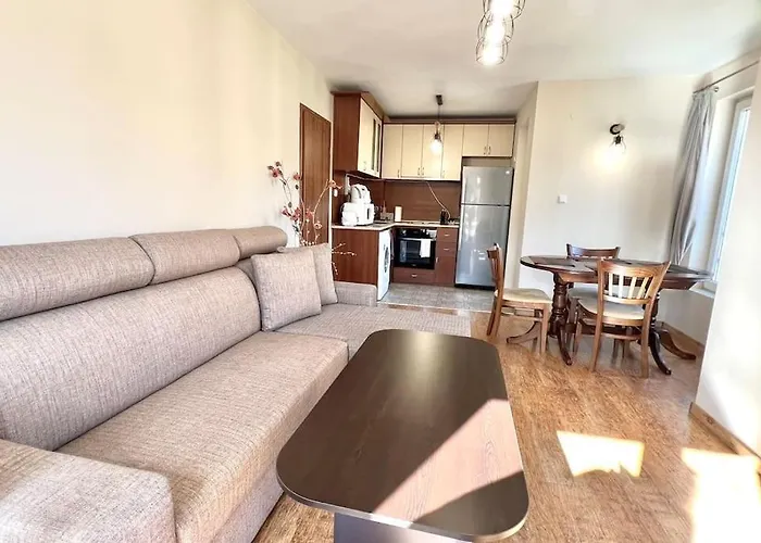 Bojurland Apartment, 公寓 班斯科