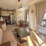 Bojurland Apartment, 公寓