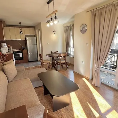 Bojurland Apartment, Lägenhet