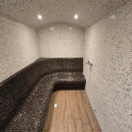 Bojurland Apartment, Apartament