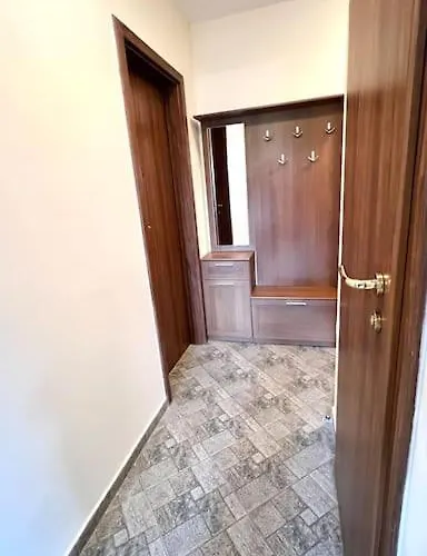 アパート Bojurland Apartment,