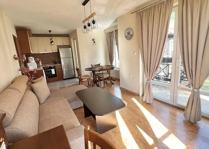 Bojurland Apartment, Apartment *