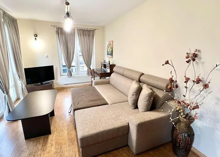 Bojurland Apartment, アパート バンスコ