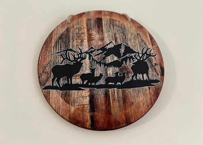 Bojurland Apartment, Apartment *