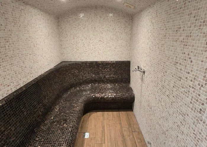 Bojurland Apartment, Apartment